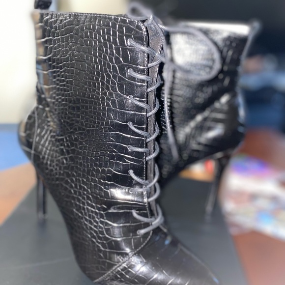 Chatlss David Booties - Picture 3 of 6